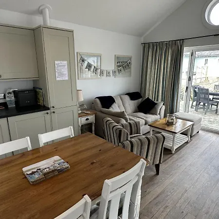 Sandy Feet Retreat - Part Of The The Bay Village With Pool, Gym And Direct Access, Pub, Restaurant, Tennis And Meadows Walks * ファイリー