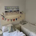 Hébergement de vacances Sandy Feet Retreat - Part Of The The Bay Village With Pool, Gym And Direct Access, Pub, Restaurant, Tennis And Meadows Walks
